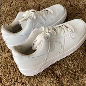 Air Force 1 low